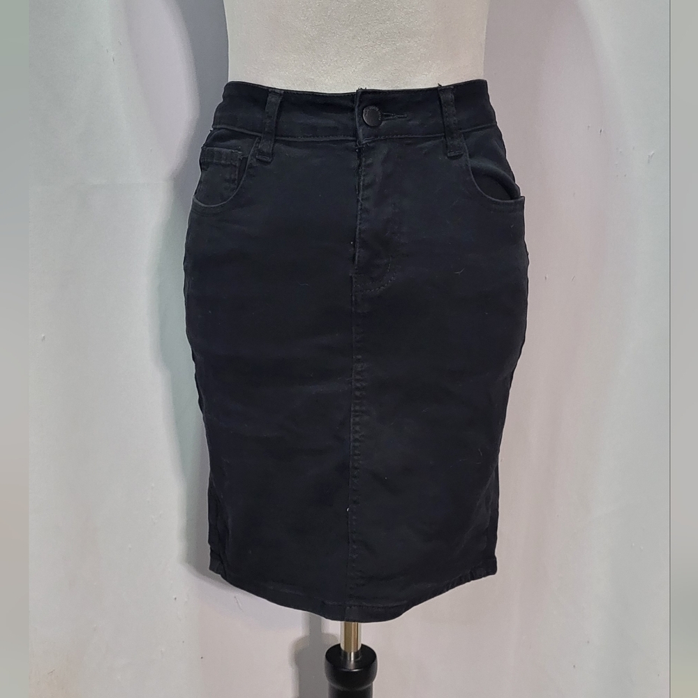 Nina Rossi Women's Black Denim Mini/Knee Length Skirt Size Small GUC 🐈
